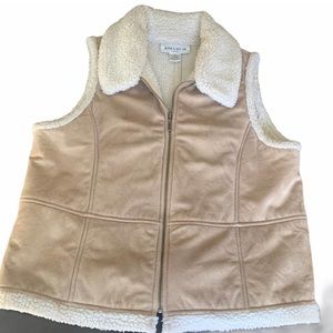 Jones Wear Sport Women's Tan Faux Suede Vest 14